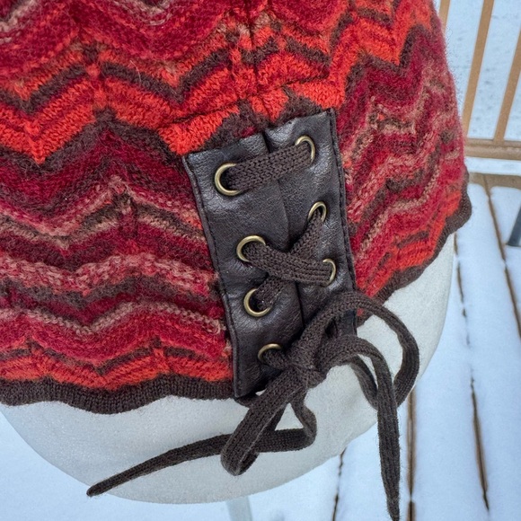 Urchin Women’s Sweater - Picture 4 of 7